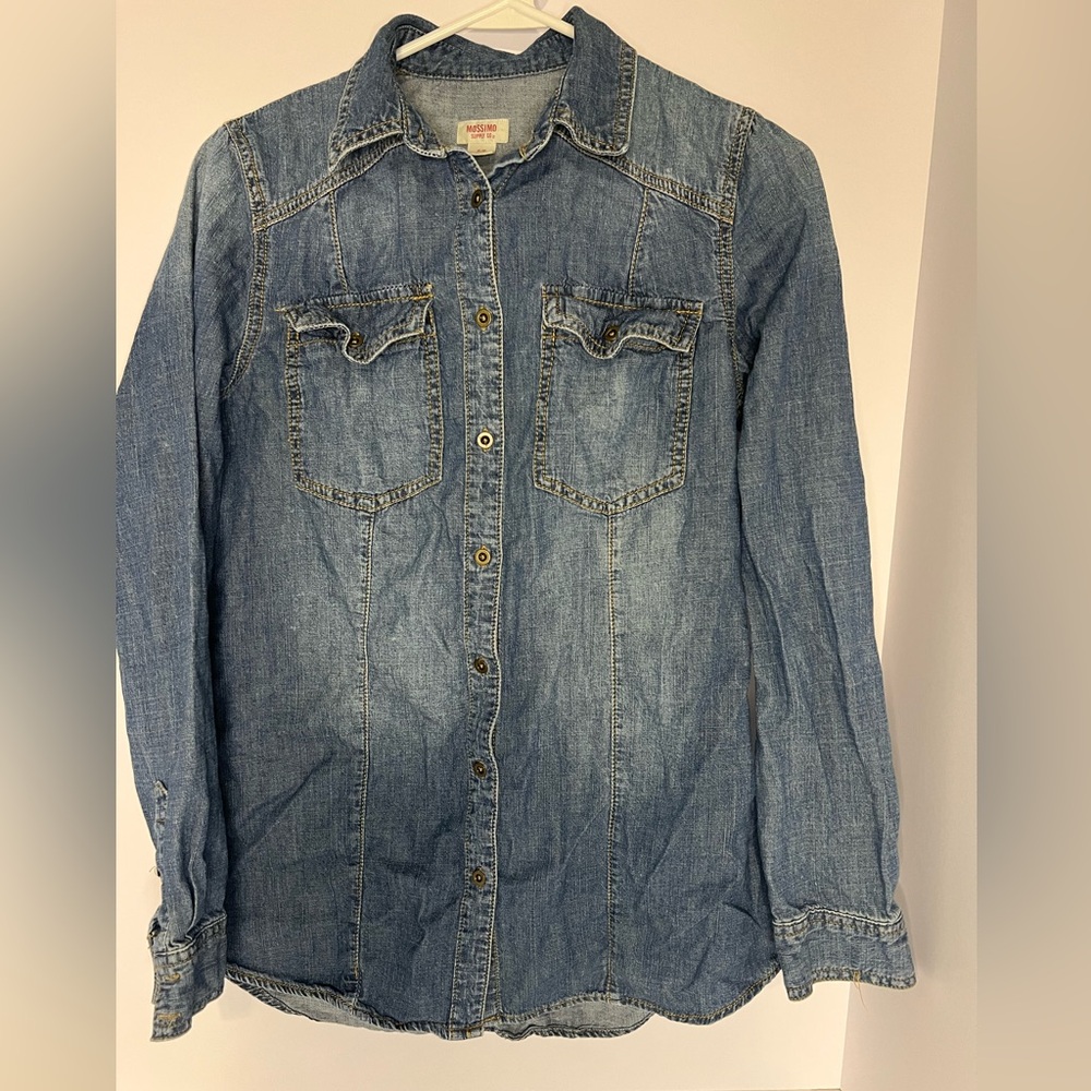 Mossimo Women’s Denim Button Down Shirt Size Small